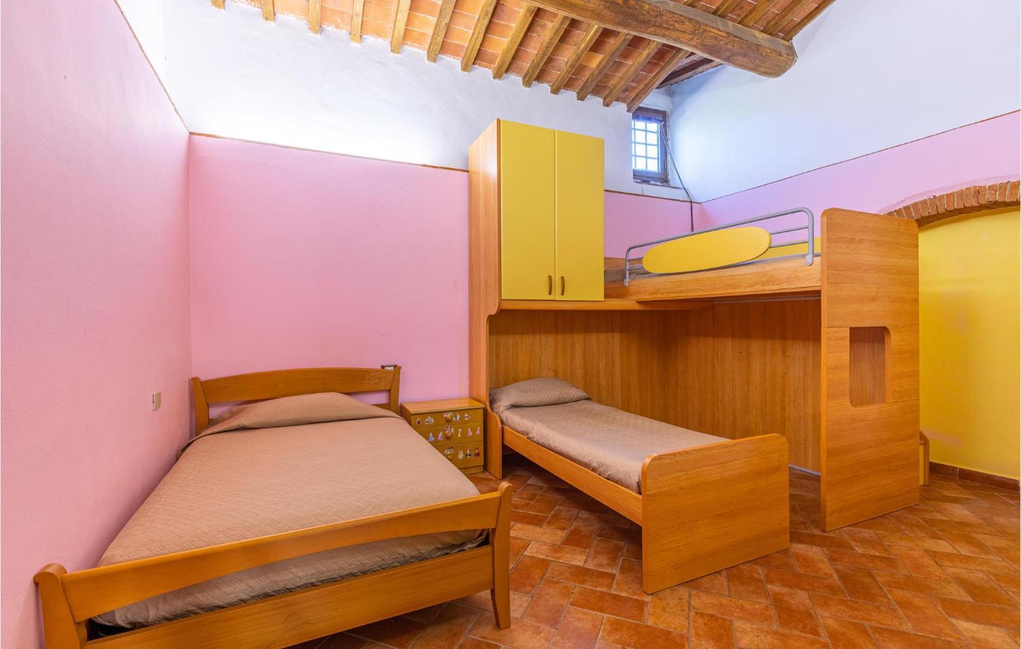 Awesome Home In Marliana With Kitchenette 외부 사진