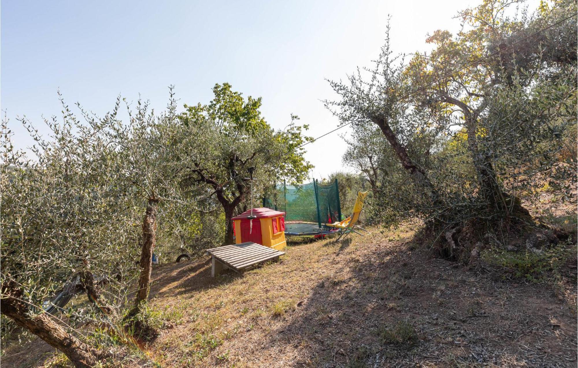 Awesome Home In Marliana With Kitchenette 외부 사진