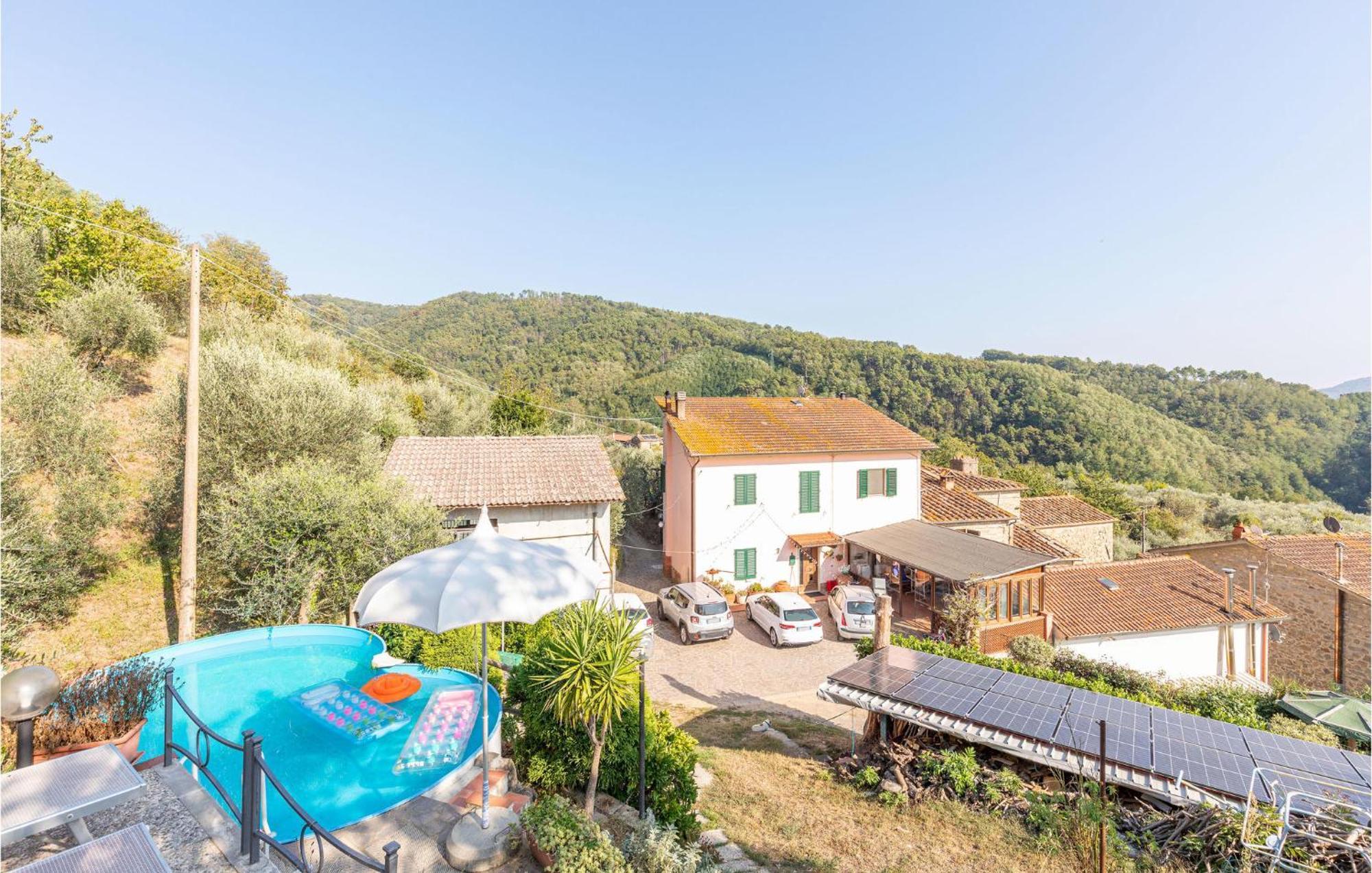 Awesome Home In Marliana With Kitchenette 외부 사진