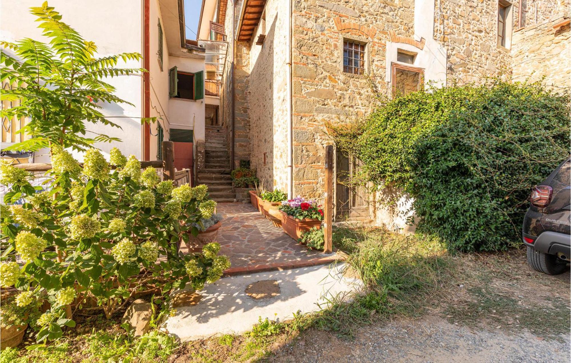 Awesome Home In Marliana With Kitchenette 외부 사진