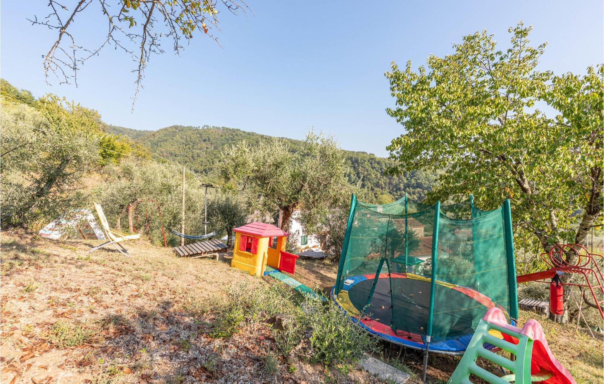 Awesome Home In Marliana With Kitchenette 외부 사진
